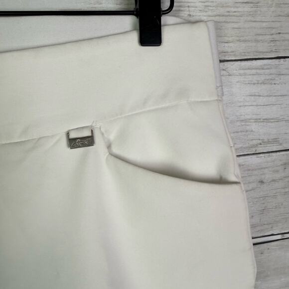 GREG NORMAN WOMEN'S PULL-ON STRETCH GOLF SHORTS White Size XS - Picture 2 of 4